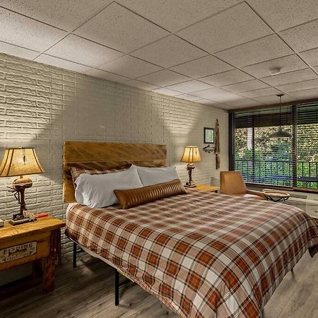 Stonegate Lodge King Bed Wifi 50In Roku Tv Salt Water Pool Room #102 Юрика Спрингс Экстерьер фото